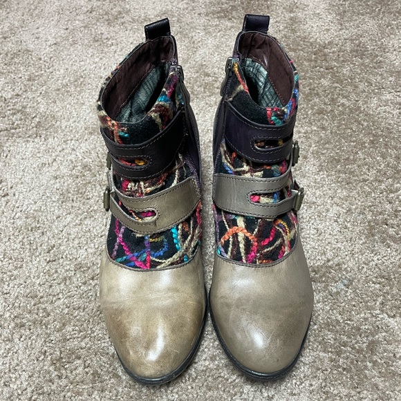 L’ARTISTE WOMENS SPRING STEP REDDING ANKLE BOOT. EURO SIZE 42/US SIZE 10.5-11 - Picture 3 of 9